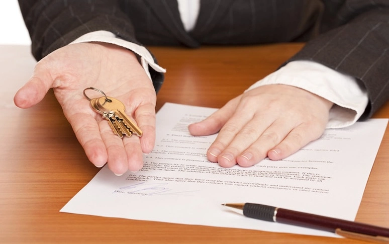 3. Spotting Suspicious Listings