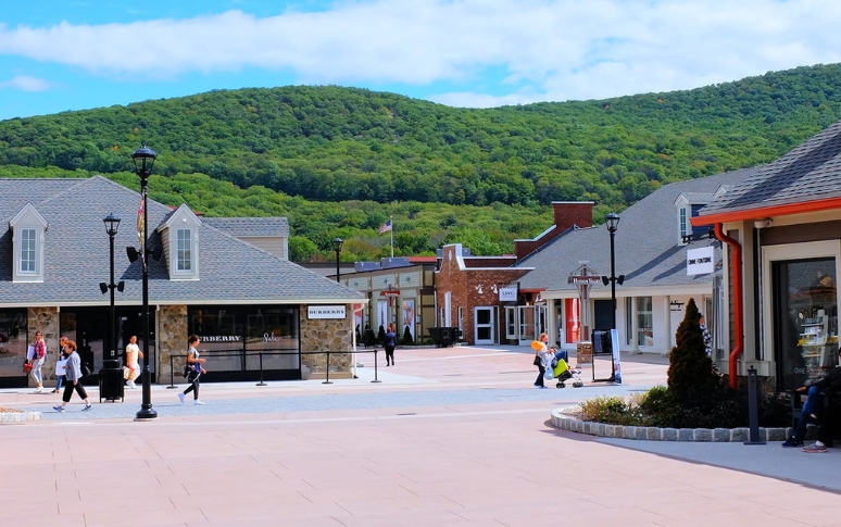 2. Woodbury, New York