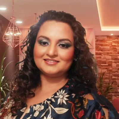 Alie Sunshine Makeup and Hair