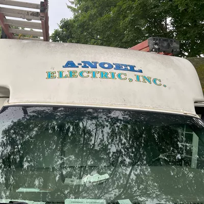 A noel master electrician