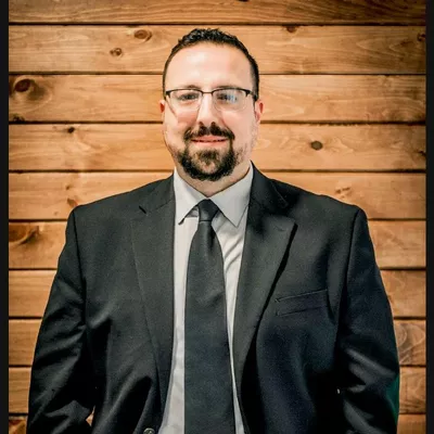 Vincent Reda NYS RE agent of KW First in NY