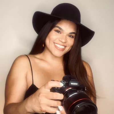 Bella Lens LLC