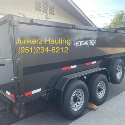JUNKERZ HAULING