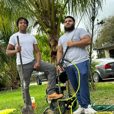Los Hermanos Services LLC