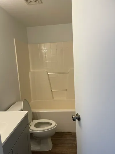 Avalos cleaning services Llc