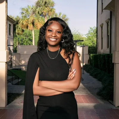 Latavia’s Notary Service