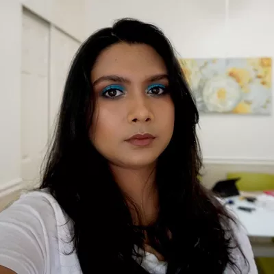 Auna Makeup