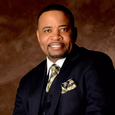 Rev. Kenneth Smith (Wedding Officiant / Notary)