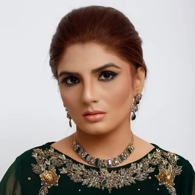 Makeup artist & hair stylist by KHDH studio