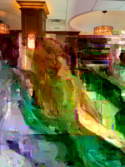 Tee’s Bar