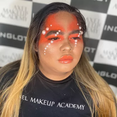 Britney De Luna Salon
