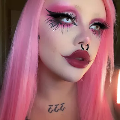 Paige lees makeup