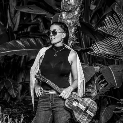 Chrissy (singer/guitar/ukulele)