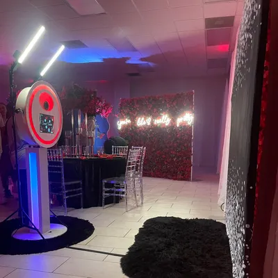 Reflections Of Me Photo Booths