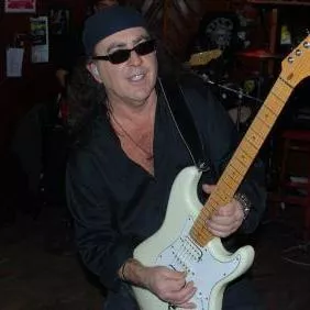 Howie’s Guitar School