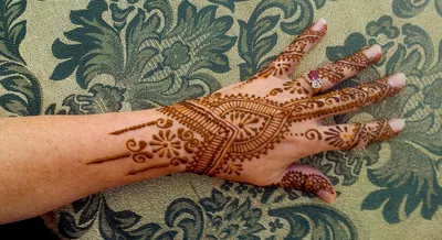 Henna Happens