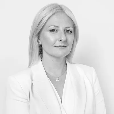 PAULINA PETKOSKI: Stylist & Fashion Consultant