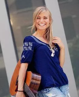Online Guitar Course by Tara Tinsley