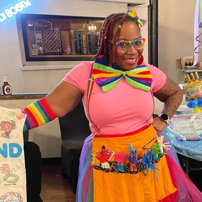 Clown-na-round with Quita