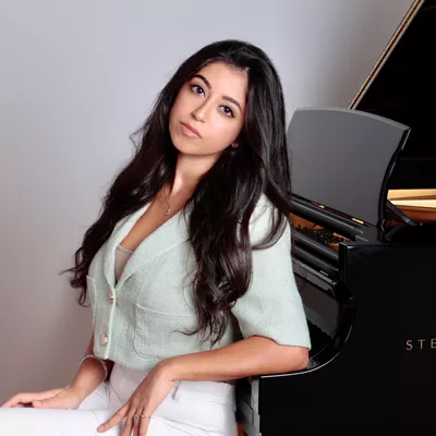 Ghazal Mizrahi: Private Voice & Piano Instructor