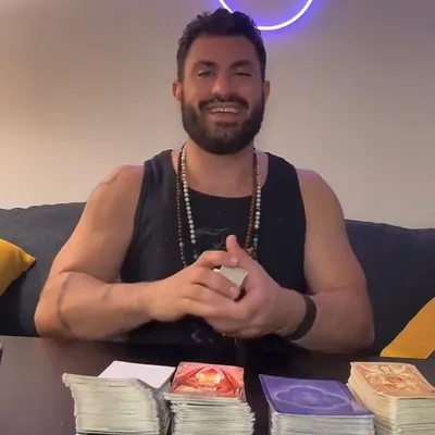 The Tarot Bro