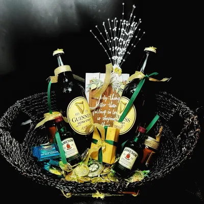 3rdWynd: Calligraphy, Gift Baskets, Centerpieces