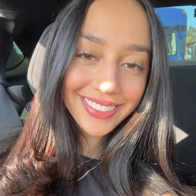 Brianna Davila serving services
