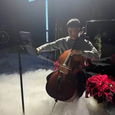 Learn Cello from Cellist Hsin Chen.