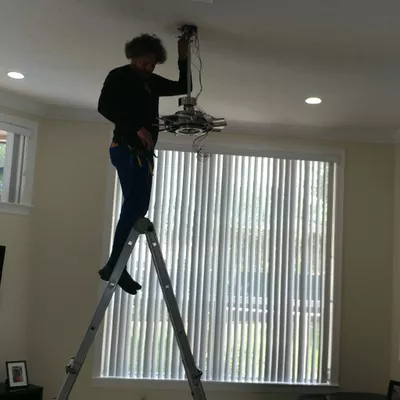 ELECTRICIAN AND HANDYMAN SERVICES IN PALM BEACH