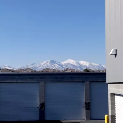 Moving mountains moving service LLC