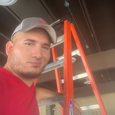 DG David Gonzalez / Electrician/HDM