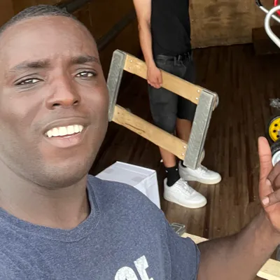 E & R Moving Pros