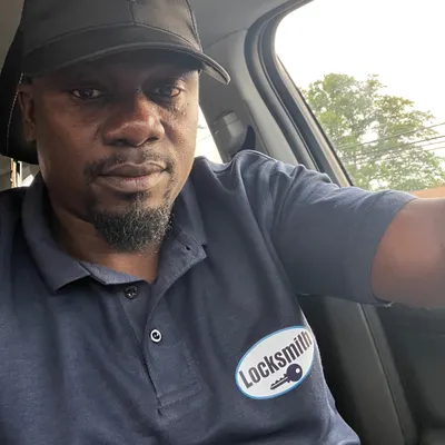 Mr Fence,/ PR Locksmith/ PR Contractor