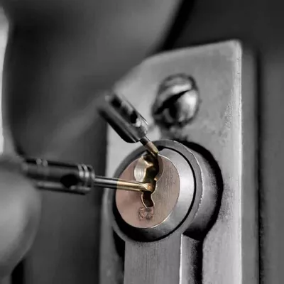 Alex Lock 'N Key