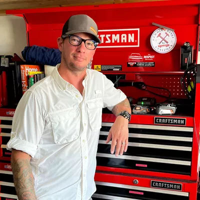 Hammer and Hinge Handyman