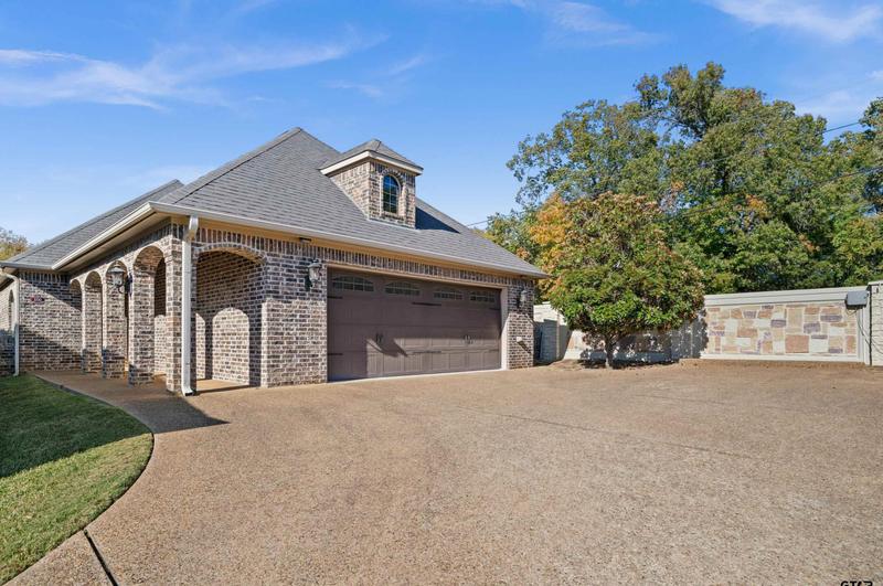 100 Timber Creek, Lindale, TX 75771 - MLS 23015121 for Sale