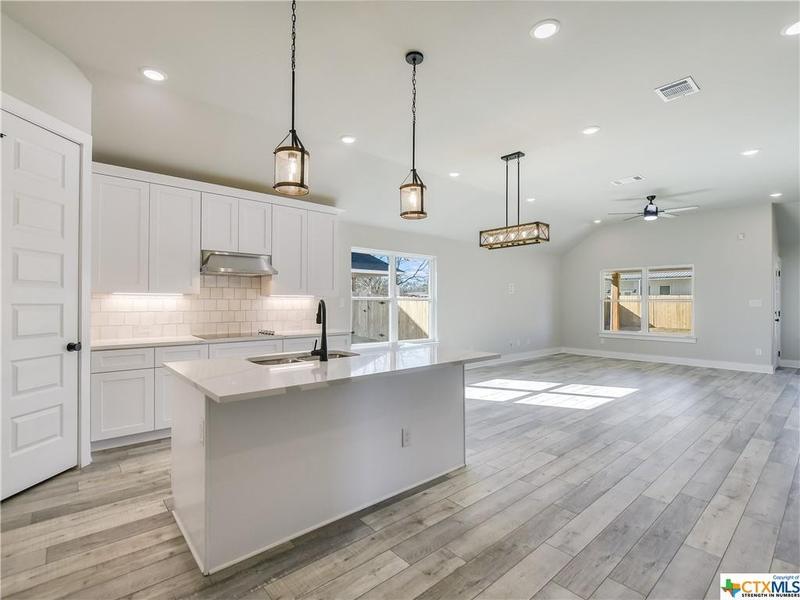 815 E Michalk, Thorndale, TX 76577 for Sale