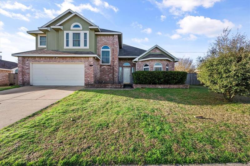 805 Hines Dr, Cedar Hill, TX 75104 for Sale