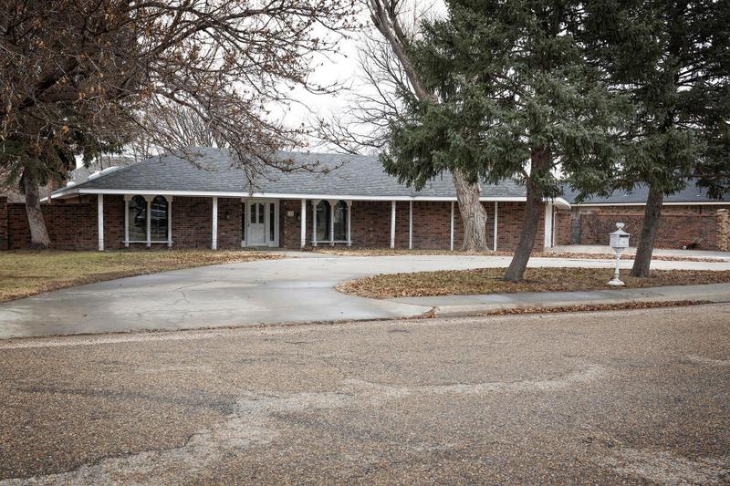 218 Carson Avenue, Dumas, TX 79029 for Sale