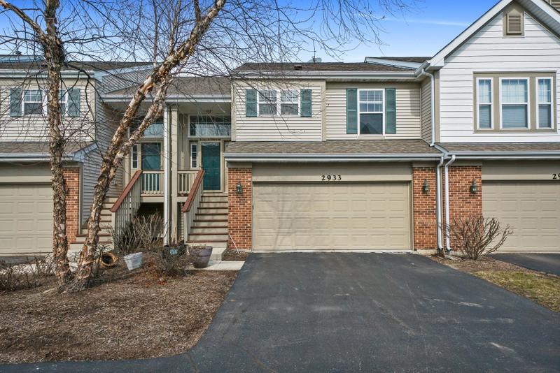 2933 Saganashkee Lane, Naperville, IL 60564 for Sale