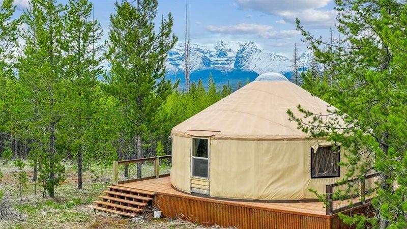 11532 North Fork Road, Polebridge, MT 59928  624977101 for Sale