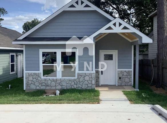 16649 E Hammon - Montgomery, TX 77316 - Home For Rent