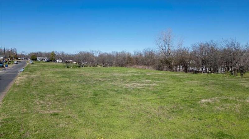 200 E Denton Street, Ennis, TX 75119  624960599 for Sale