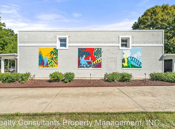 604 E Iredell Ave - Mooresville, NC 28115 - Home For Rent