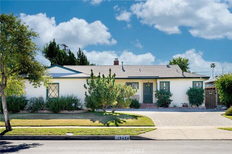 Van Nuys, Los Angeles County, CA House for sale Property ID: 418798257