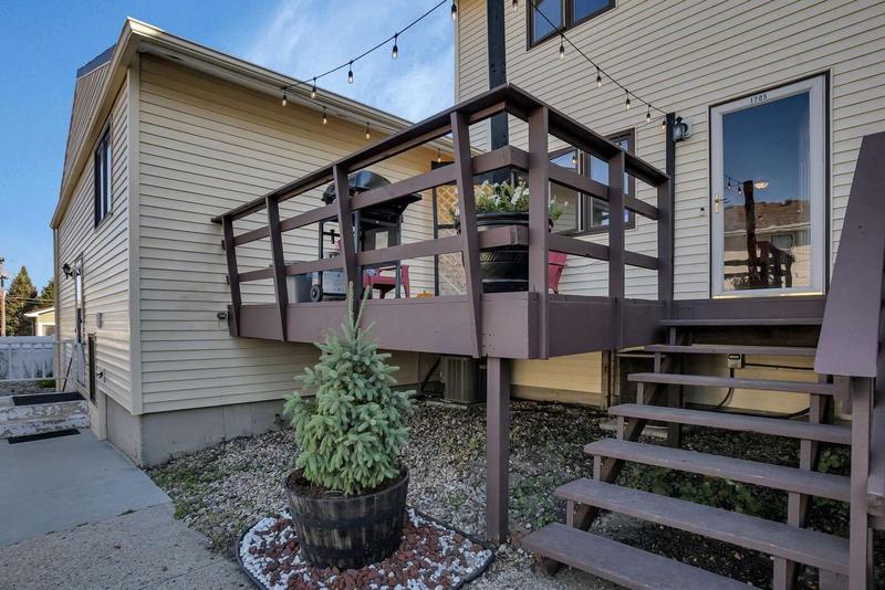 1705 1st St, Minot, ND 58701  618650182 for Sale