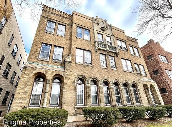 4474 N Oakland Ave - Shorewood, WI 53211 - Home For Rent