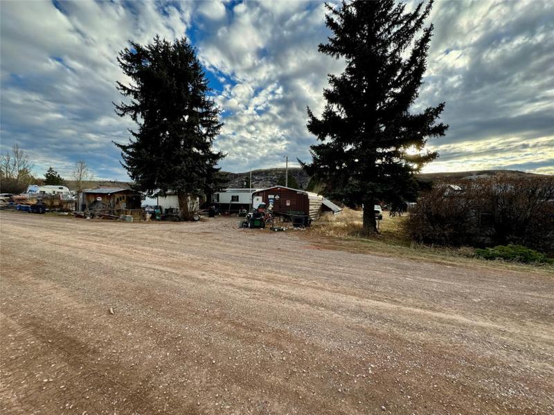 205 W CLARK ST, Raynesford, MT 59469 Manufactured Home For Sale  MLS# 30018512 for Rent