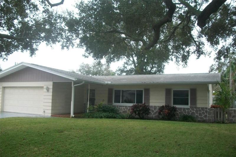 13448 PERIWINKLE AVE, SEMINOLE, FL 33776 Single Family Residence For Sale  MLS# U8226642