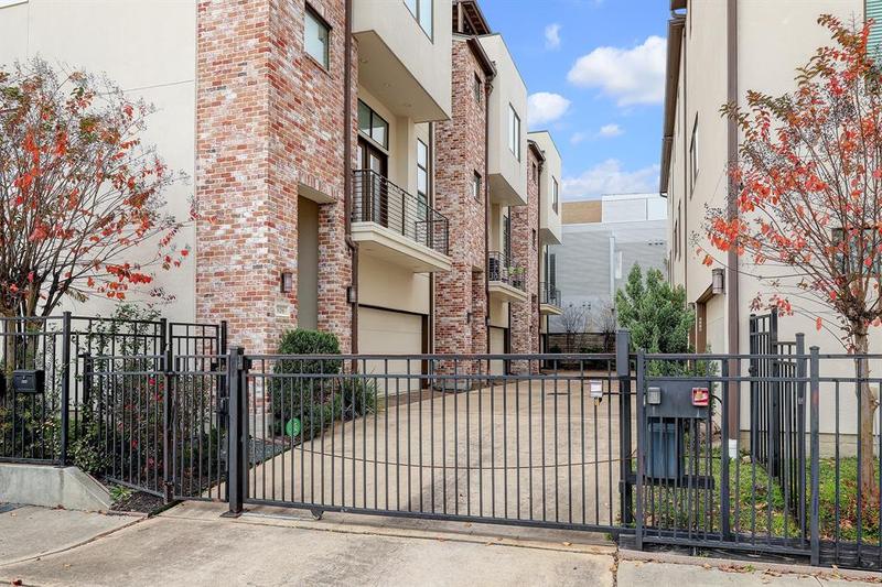 802 West Drew Street, Houston, TX 77006 for Rent